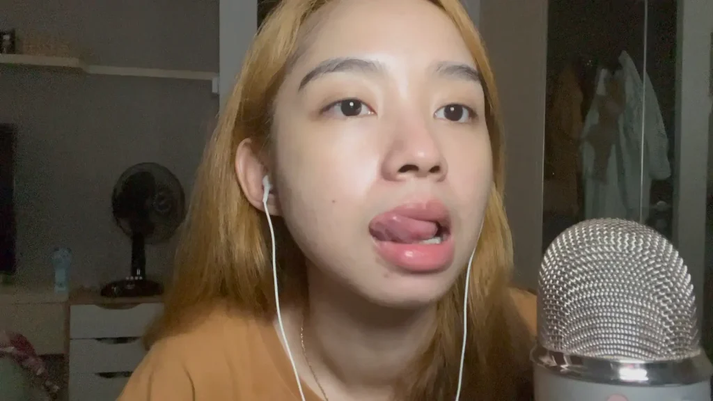 ZOZO ASMR Lip Licking & Tongue Fluttering Patreon Leak