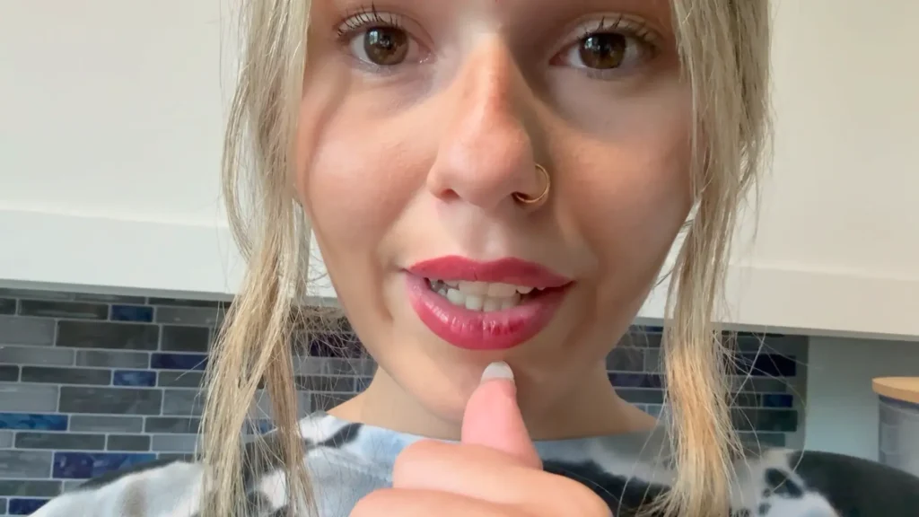 Madzz World ASMR Lens Licking With Mouth Sounds Patreon Leak