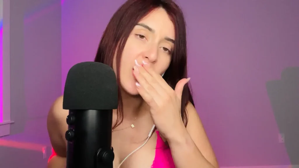 ASMRBety Spit Painting With Tits Rubbing OF Leak